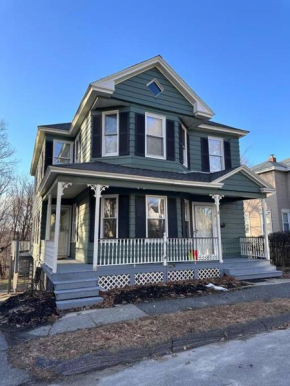 Large 4Bd, 2Bath Victorian Home Near Downtown Worcester